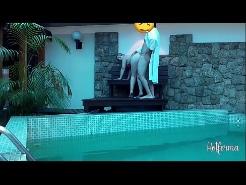 ❤️ Boss neskamea igerilekura gonbidatzen du, baina ezin izan dio beroari eutsi ❤ Porno %eu.heatpumpcenter.topan ❌