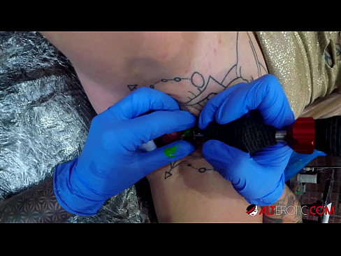 ❤️ Sully Savage-k izugarri tatuatu zuen klitorian tatuaje bat egin zuen ❤ Porno %eu.heatpumpcenter.topan ❌